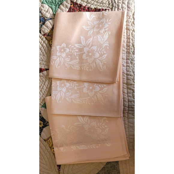 Vtg Square Tablecloth And Napkins Peachy Pink Floral Metallic 47"x47" & 12"x12" - Picture 3 of 11